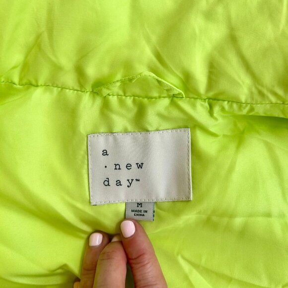A New Day- Neon Green Puffer Vest (Size Medium) - Picture 5 of 6
